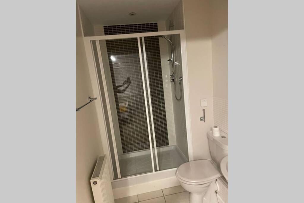 Luxurious & Cosy Apartment In Surrey Weybridge Zewnętrze zdjęcie