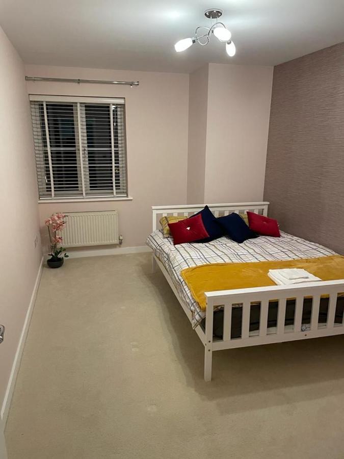 Luxurious & Cosy Apartment In Surrey Weybridge Zewnętrze zdjęcie